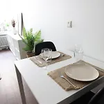 アパート 2ndhomes Cozy 44m2 1br With The Location In Kamppi! ヘルシンキ